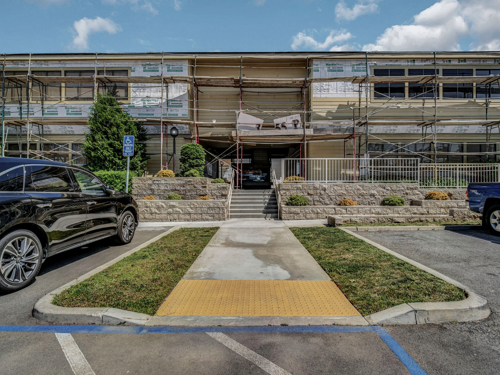 Mariners Medical mid-project exterior